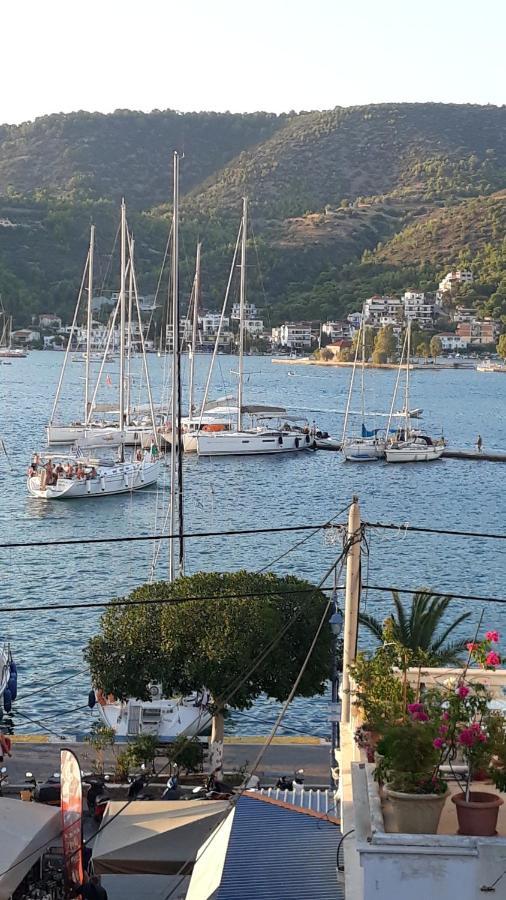 Neoclassical Manor House Poros Town Exterior foto