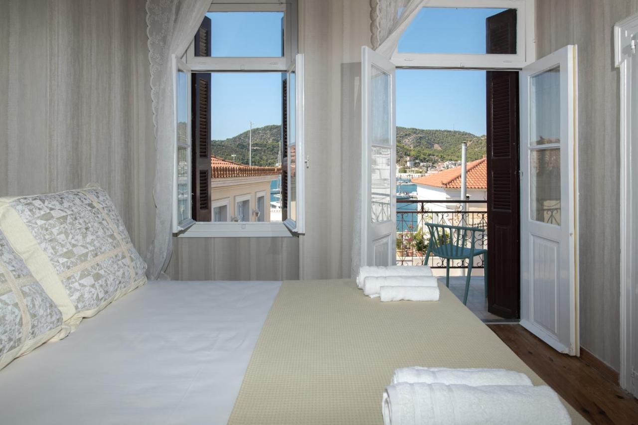 Neoclassical Manor House Poros Town Exterior foto